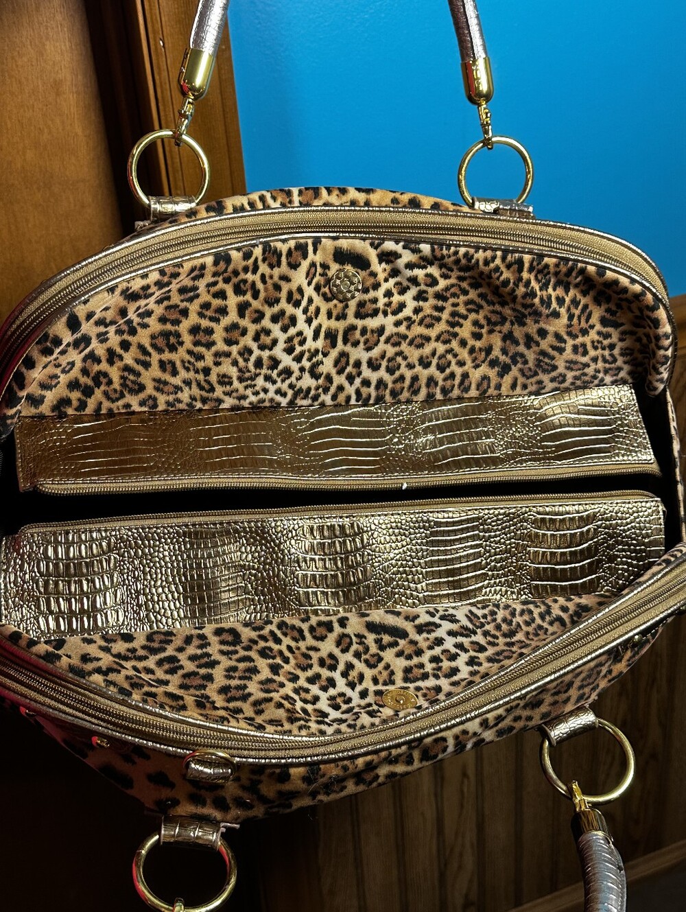 Aolida Collection Leopard Rhinestone Travel Bag 3 Compartment Weekender - Picture 12 of 16